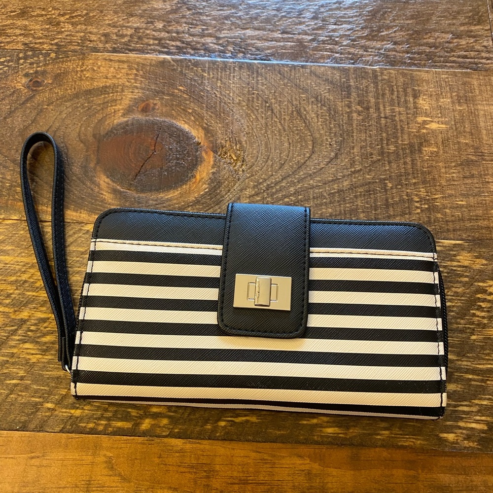 Black and White Striped Kenneth Cole Reaction Wristlet/Wallet